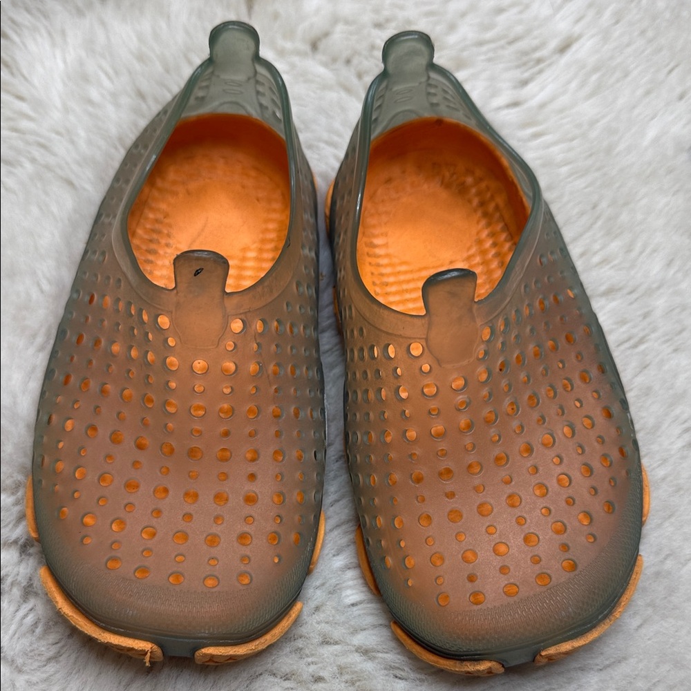 5/6 Toddler Boys Wonder Nation Beach Jelly Water Shoes grey/orange